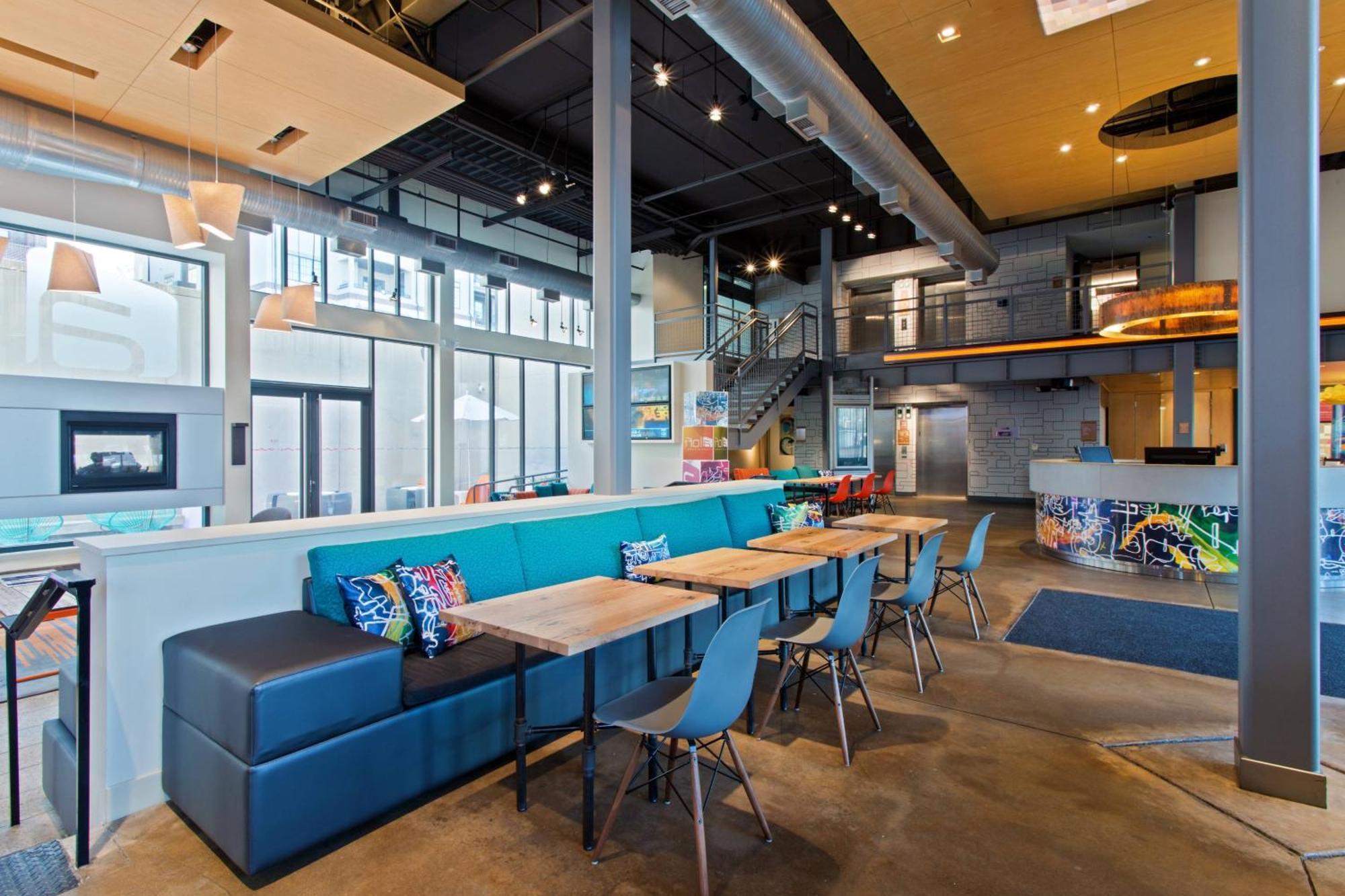 Hotel Aloft Birmingham Soho Square Homewood Exterior foto
