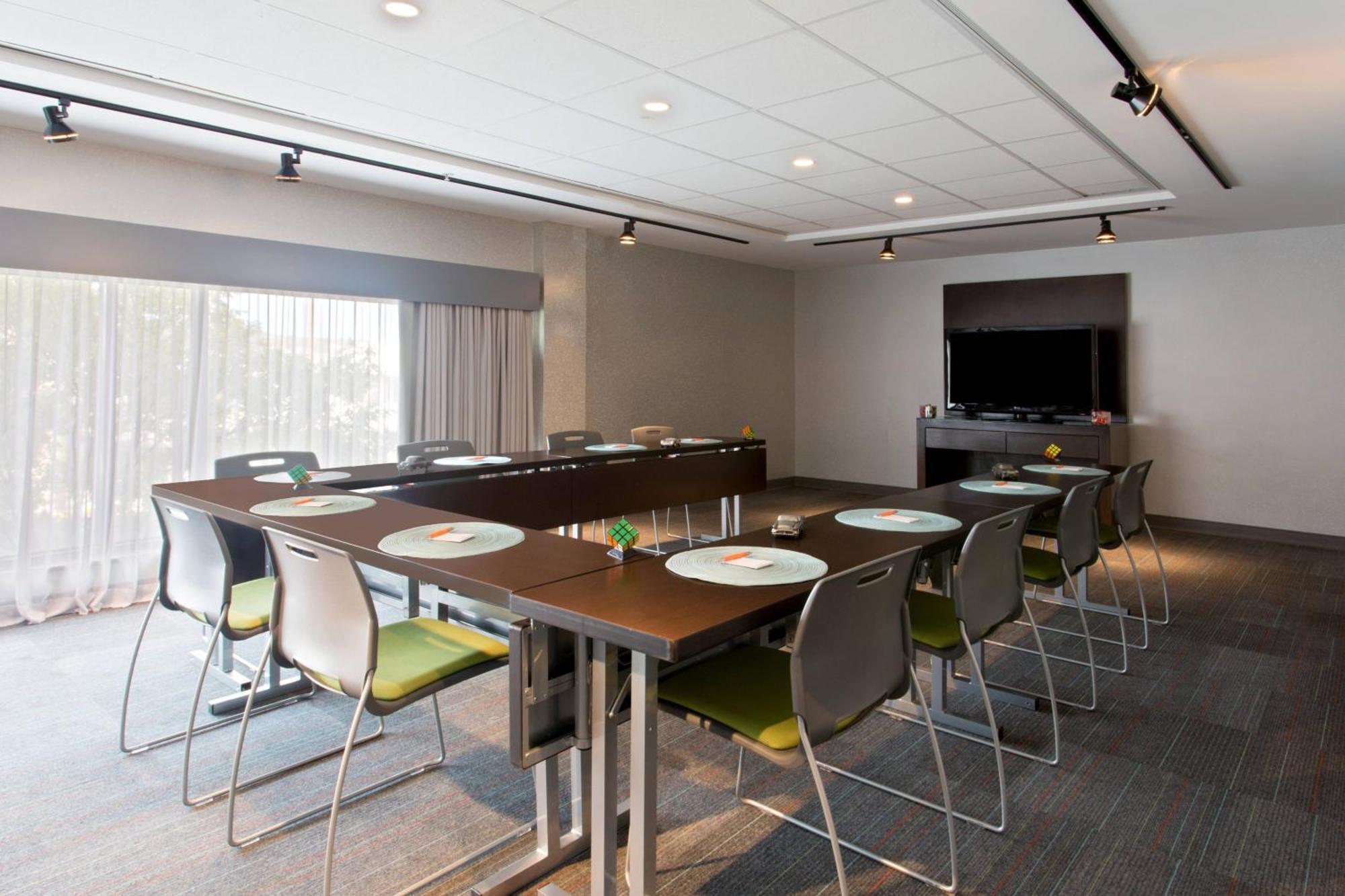 Hotel Aloft Birmingham Soho Square Homewood Exterior foto